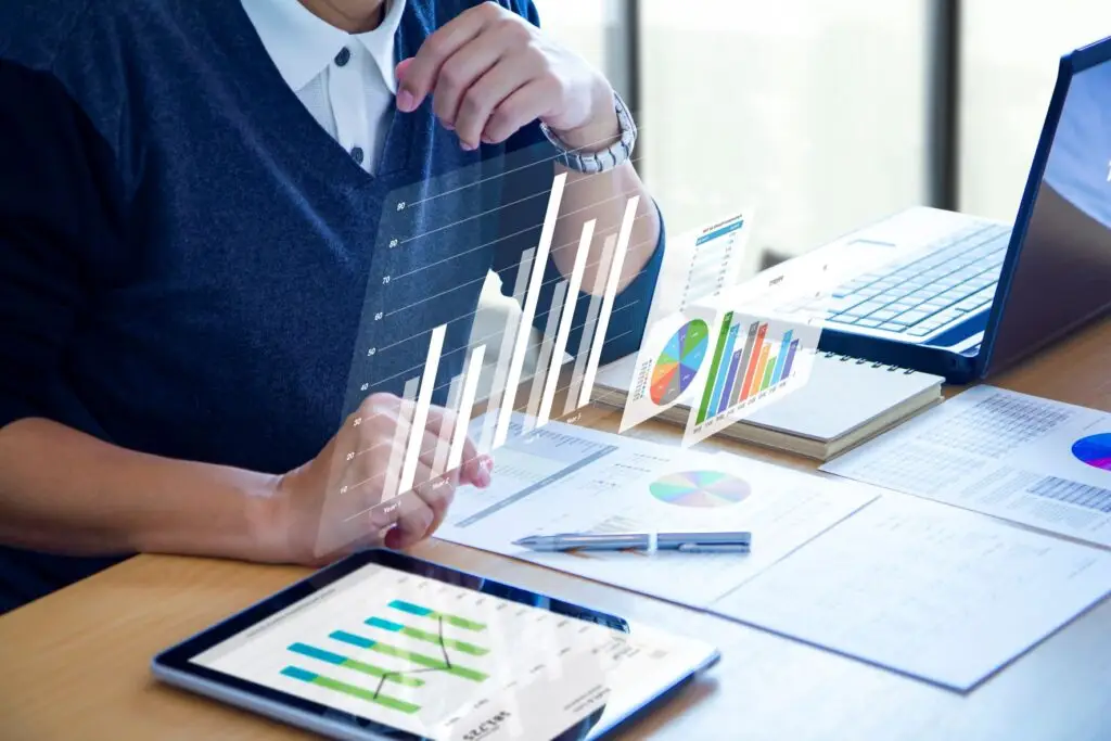 rzbusiness man expanding futuristic virtual screen modern tablet